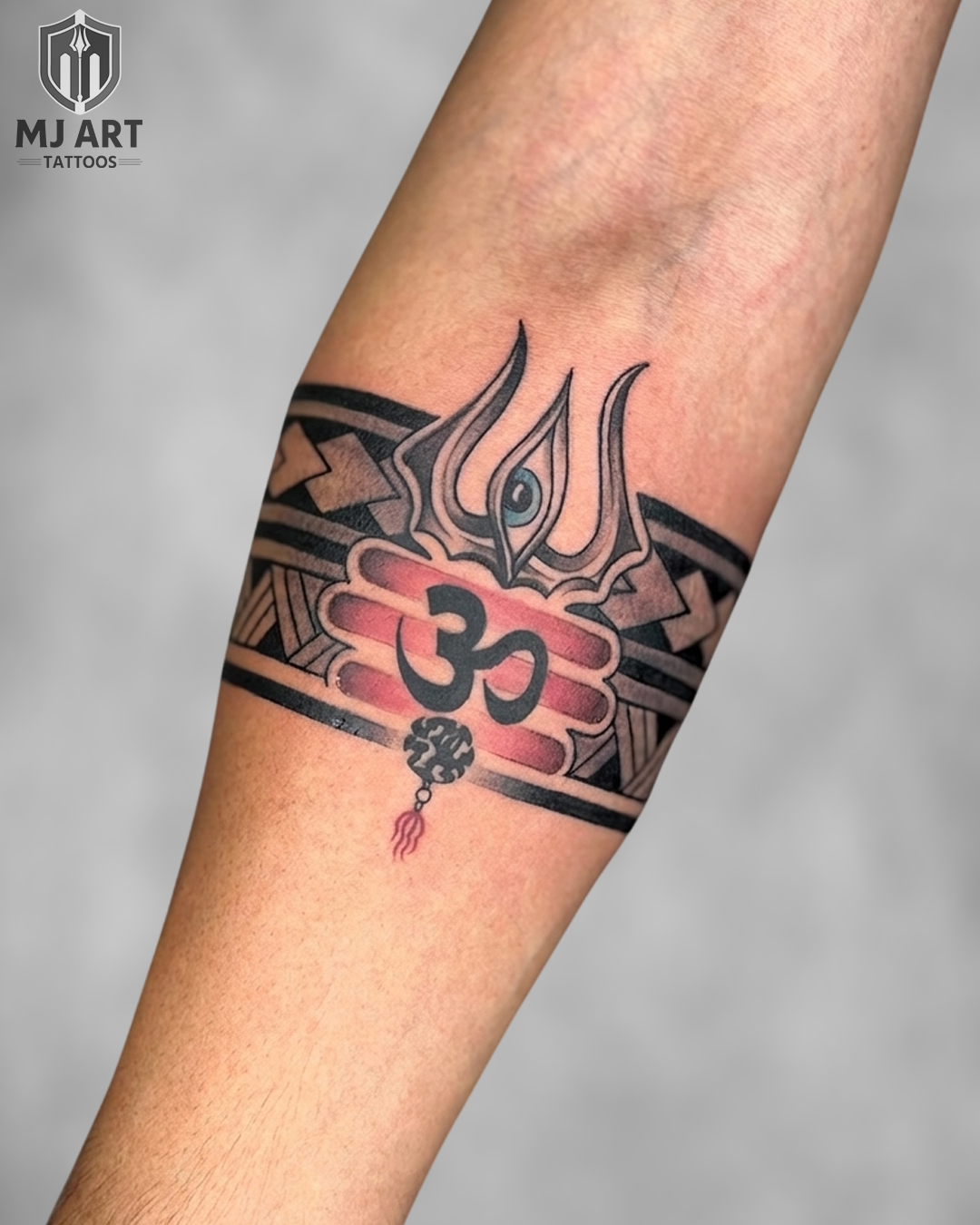 Om Trishul Maori Armband Tattoo