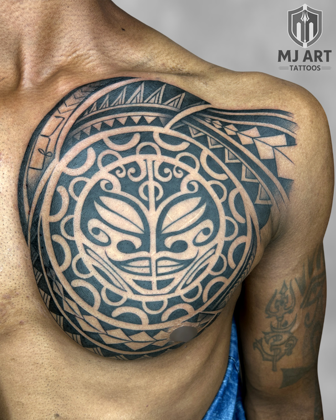Polynesian Maori Chest